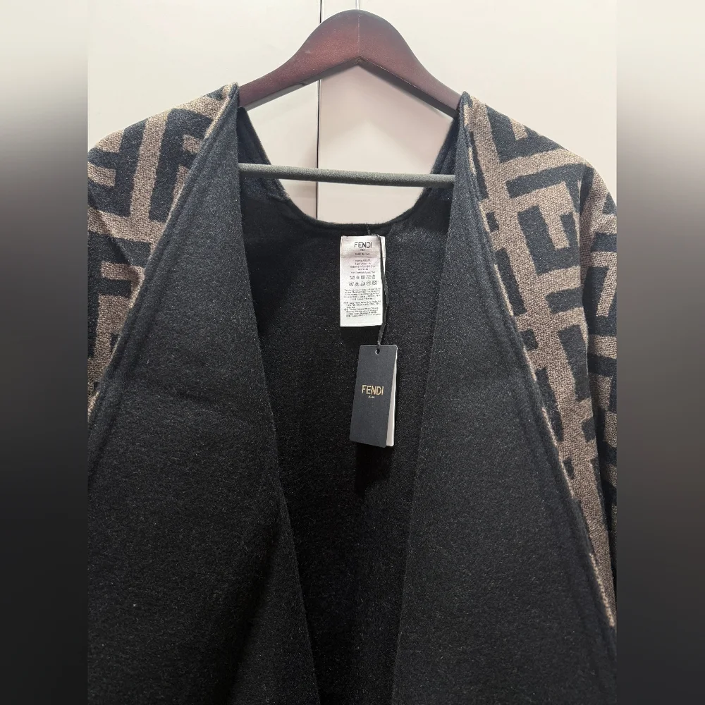 Fendi Reversible Poncho Cape - Picture 8 of 12